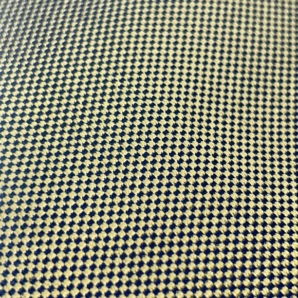 Brooks Brothers Gorgeous Diamond Tie 100% Silk - Picture 2 of 5